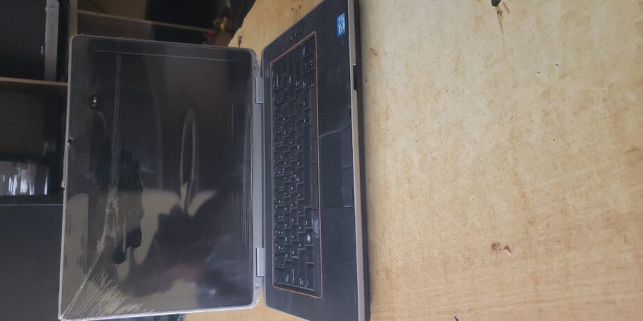 Dell Latitude E6230 – Reliable Business Laptop (4GB RAM, 320GB ROM)